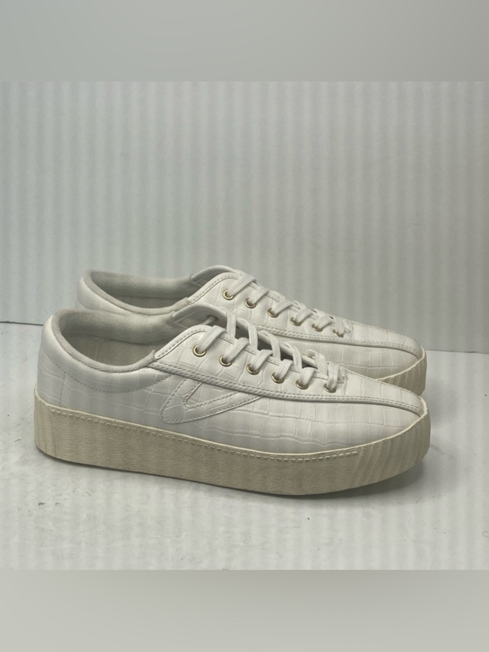 Tretoen Women’s White Platform Lace-Up Sneakers SZ 9